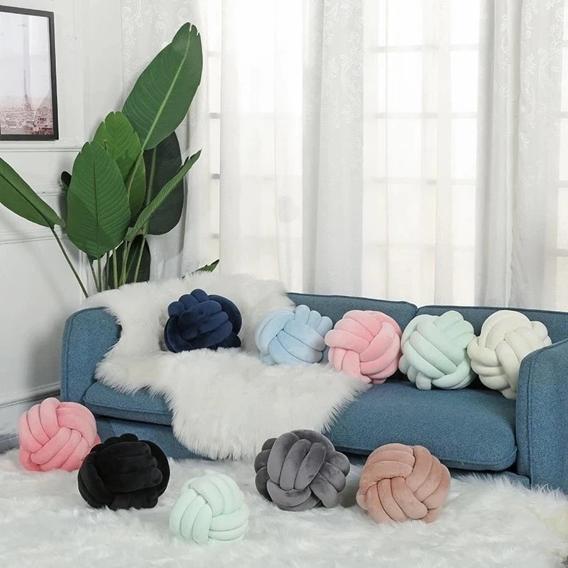 tight-knit knot cushion