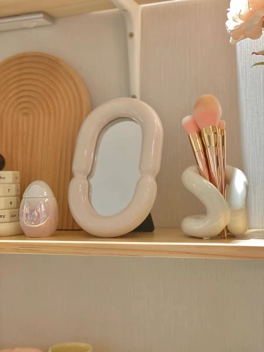 ceramic curve mirror + brush holder