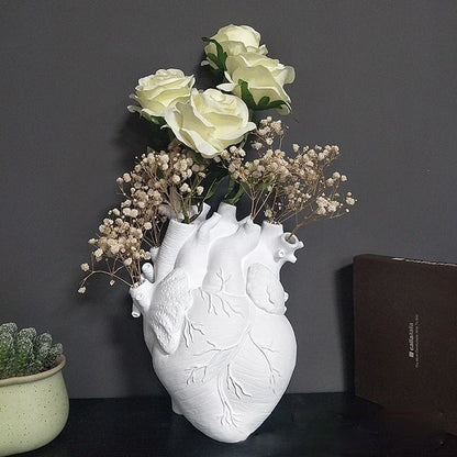 Heart Shaped Decorative Sculpture Vase