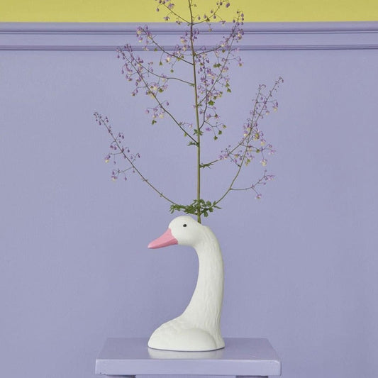 swan cake vase