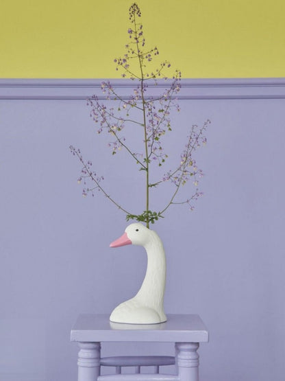 swan cake vase