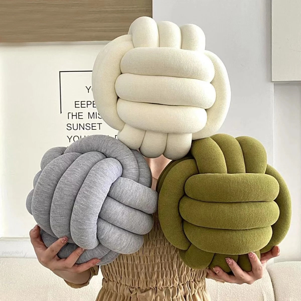 tight-knit knot cushion