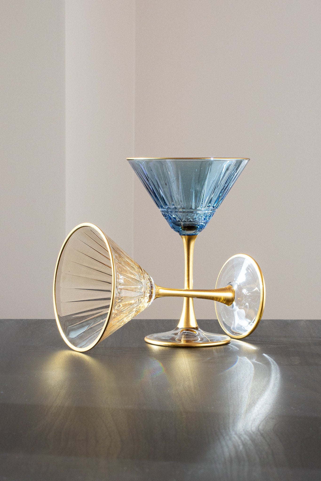 Frittillaria Vintage Colored Martini Glass - DIVINE DESIGN