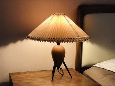 Rara Vintage Minimalist Table Lamp - DIVINE DESIGN