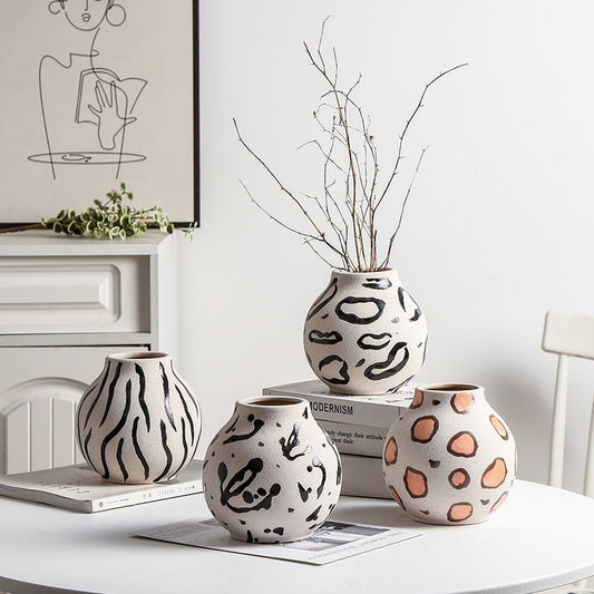 Terre Round Ceramic Vase - DIVINE DESIGN