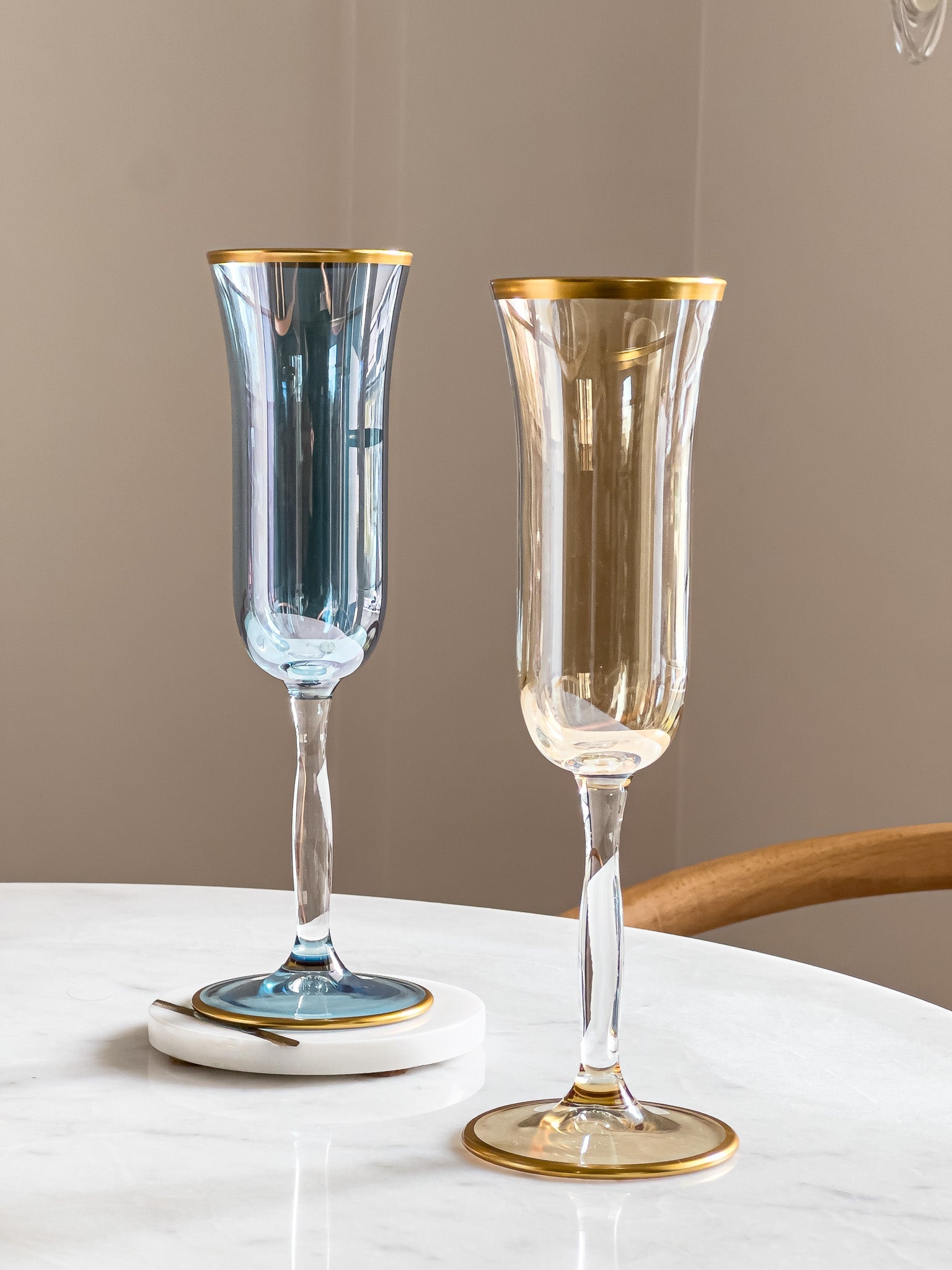 Tulip - Vintage Colored Champagne Flutes - DIVINE DESIGN